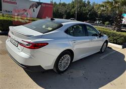 تۆیۆتا کامری